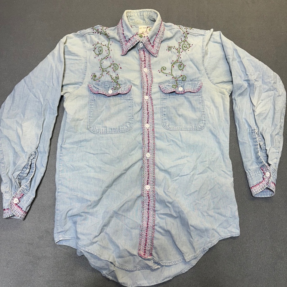 Big Mac Chambray Shirt Womens M Blue Vintage Floral Embroidered Western Cotton